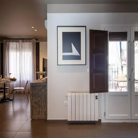 Designer Penthouse With Private Terrace *