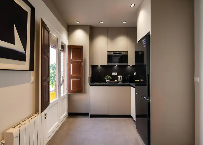 Designer Penthouse With Private Terrace *